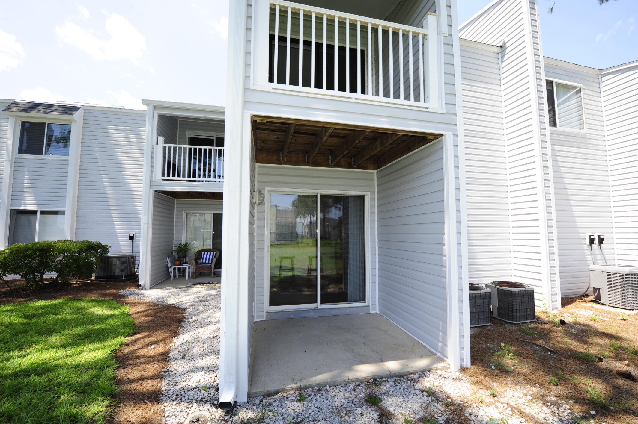 FINISTERRA CONDO - Residential