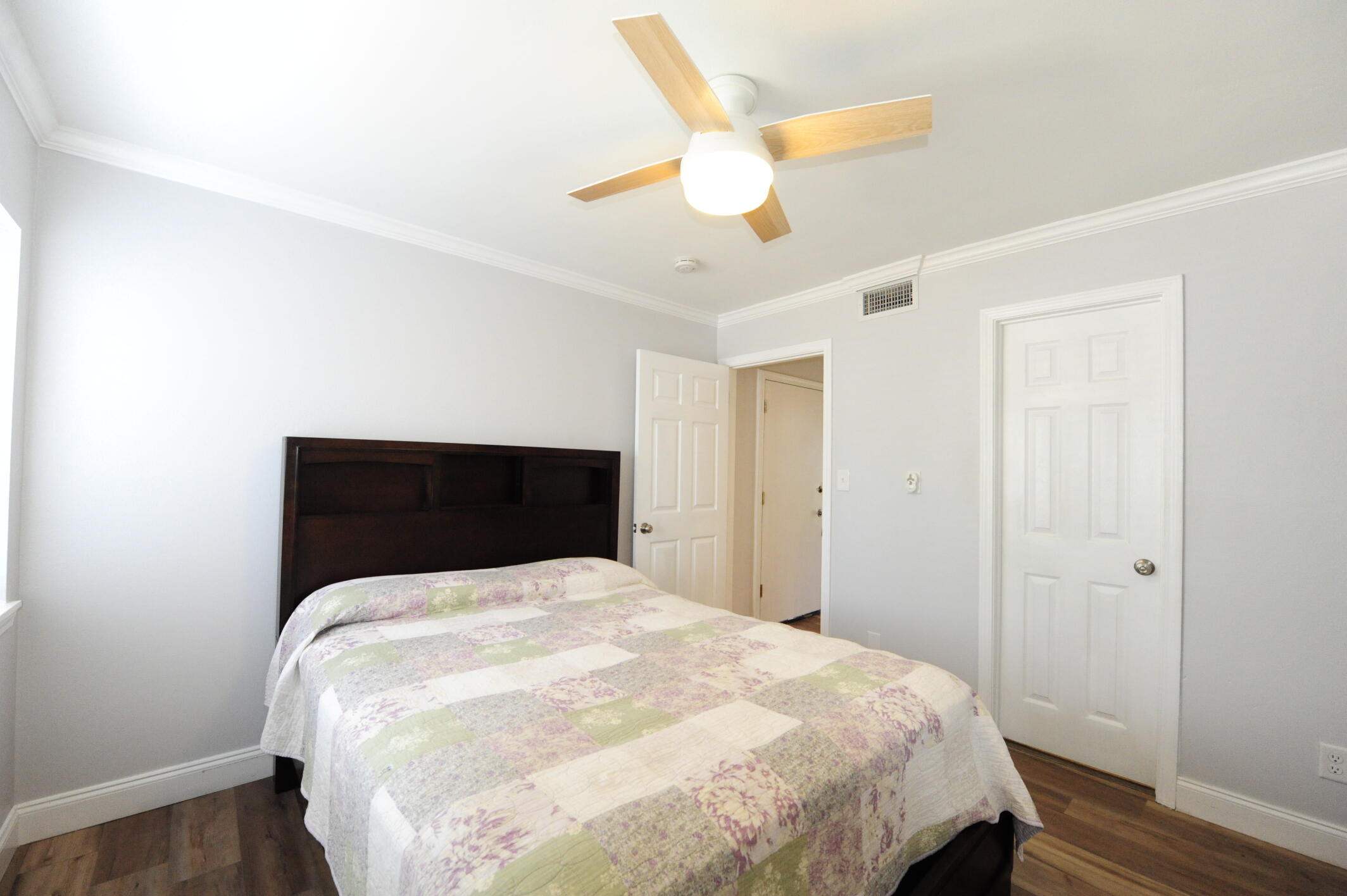 FINISTERRA CONDO - Residential