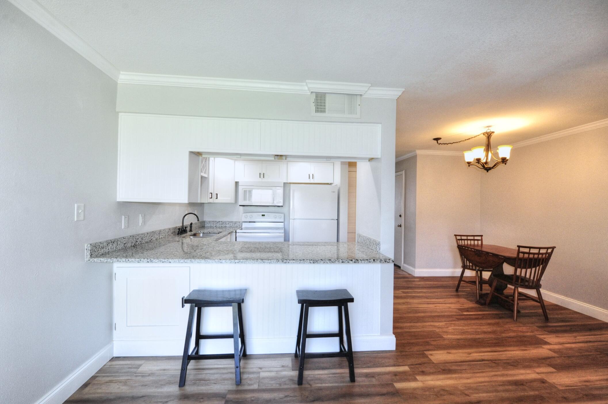 FINISTERRA CONDO - Residential