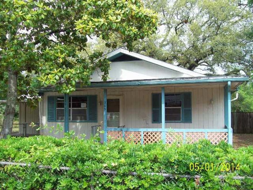 Lots of Potential. Spacious 5 Bd / 2 Ba with large front & back deck.