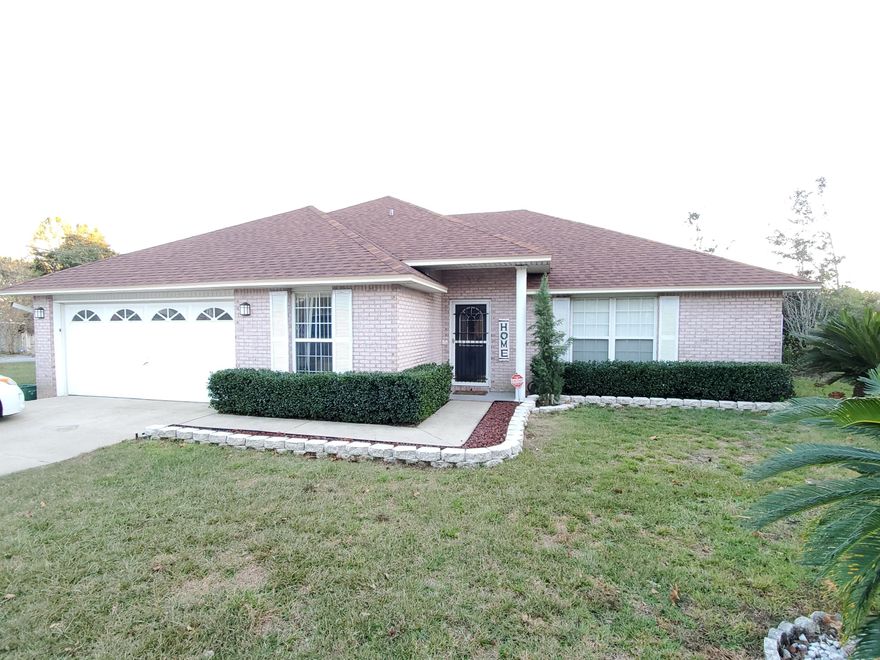 LOOK NO FURTHER! Bring your family home to this 4bd/2ba beauty. This home has a NEW ROOF, huge loft (12x14), granite kitchen counters, 16ft vaulted ceiling in living room, Florida room (13x10), and a seperate workshop (23x13) complete with its own electrical panel. This home is great for entertaining! Have a BBQ under the gazebo with friends and family in your large backyard. Minutes away from Duke Field, 7th Special Forces and Eglin Air Force Base. MUST SEE!!