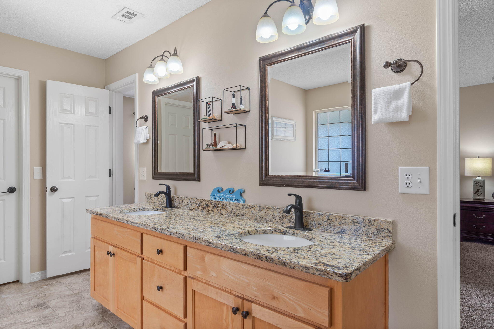 HOLLEY BY THE SEA - Residential