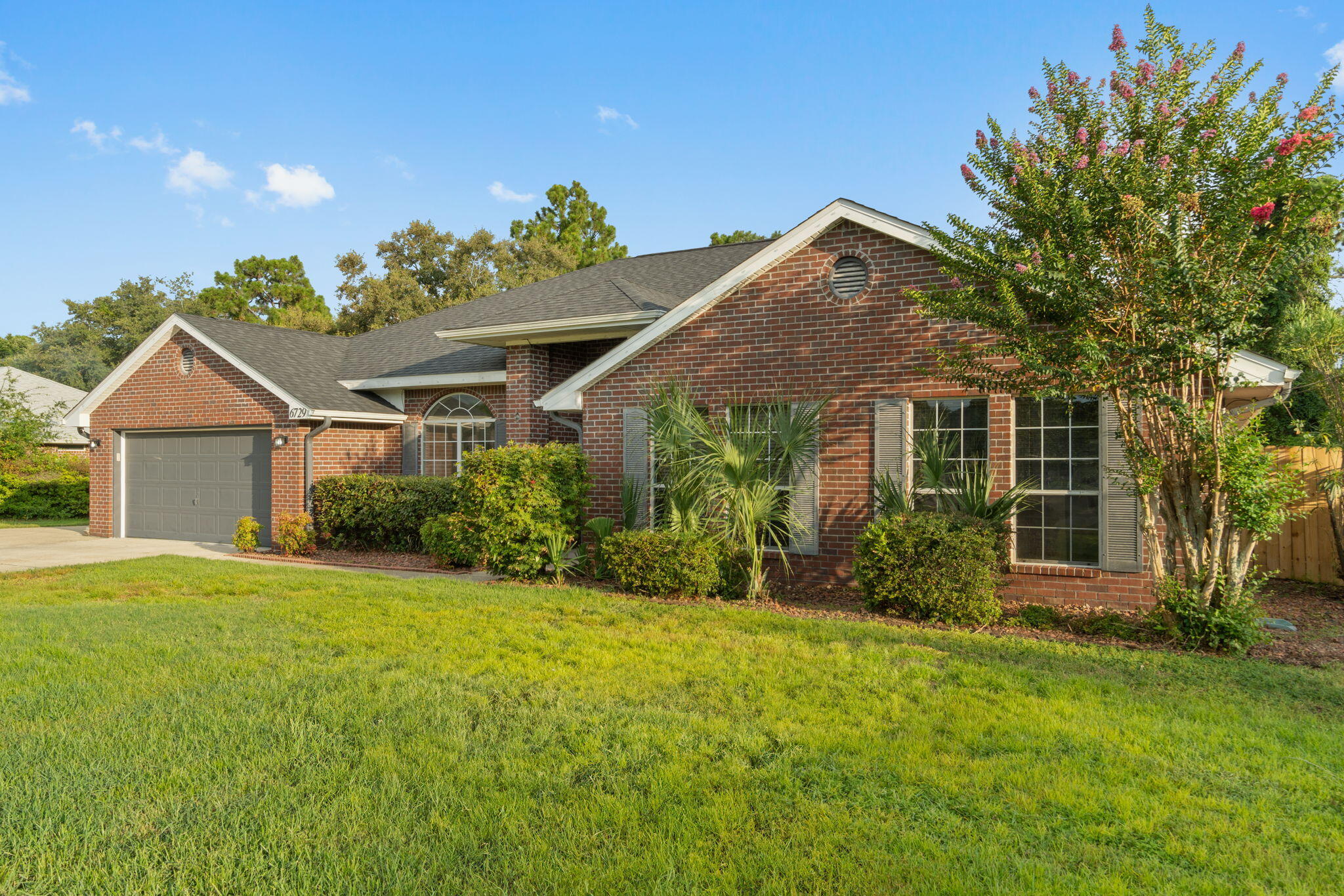 HOLLEY BY THE SEA - Residential