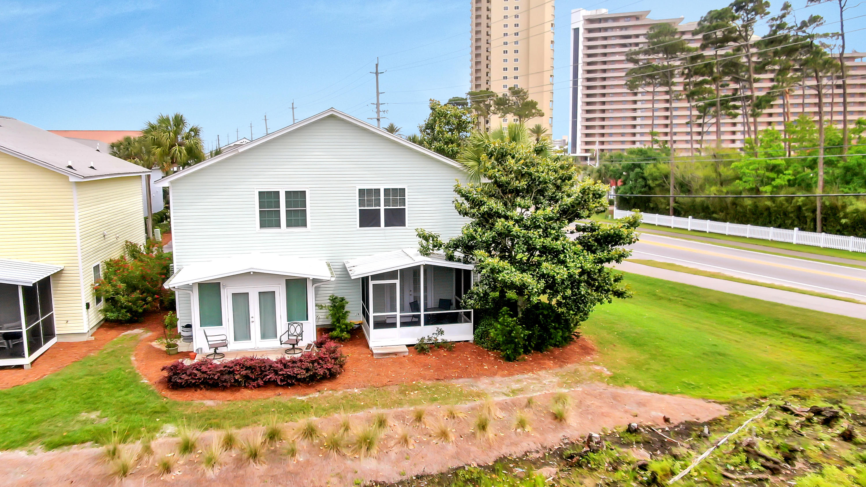 SUMMERLAKE TOWNHOMES - Residential