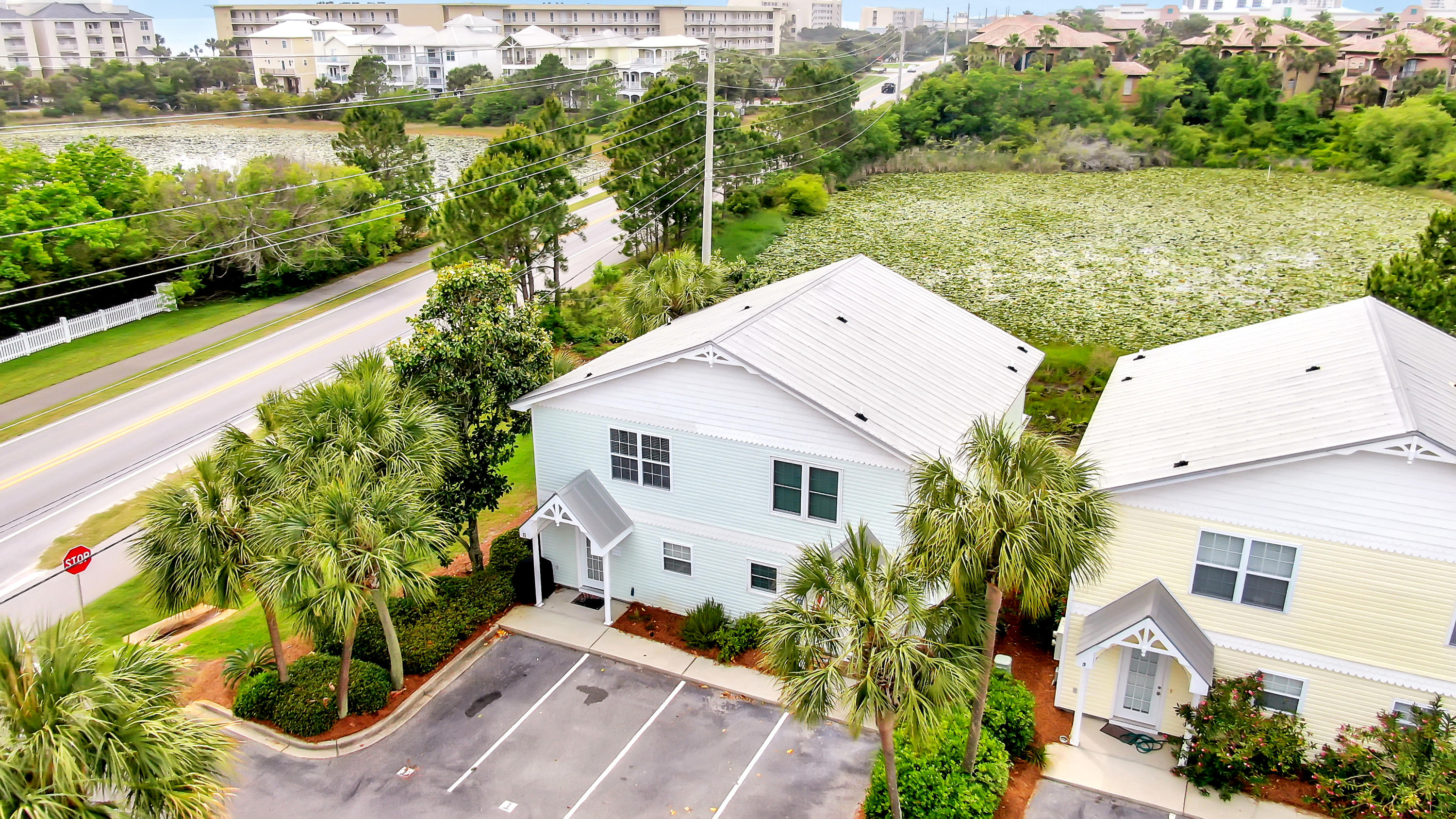 SUMMERLAKE TOWNHOMES - Residential