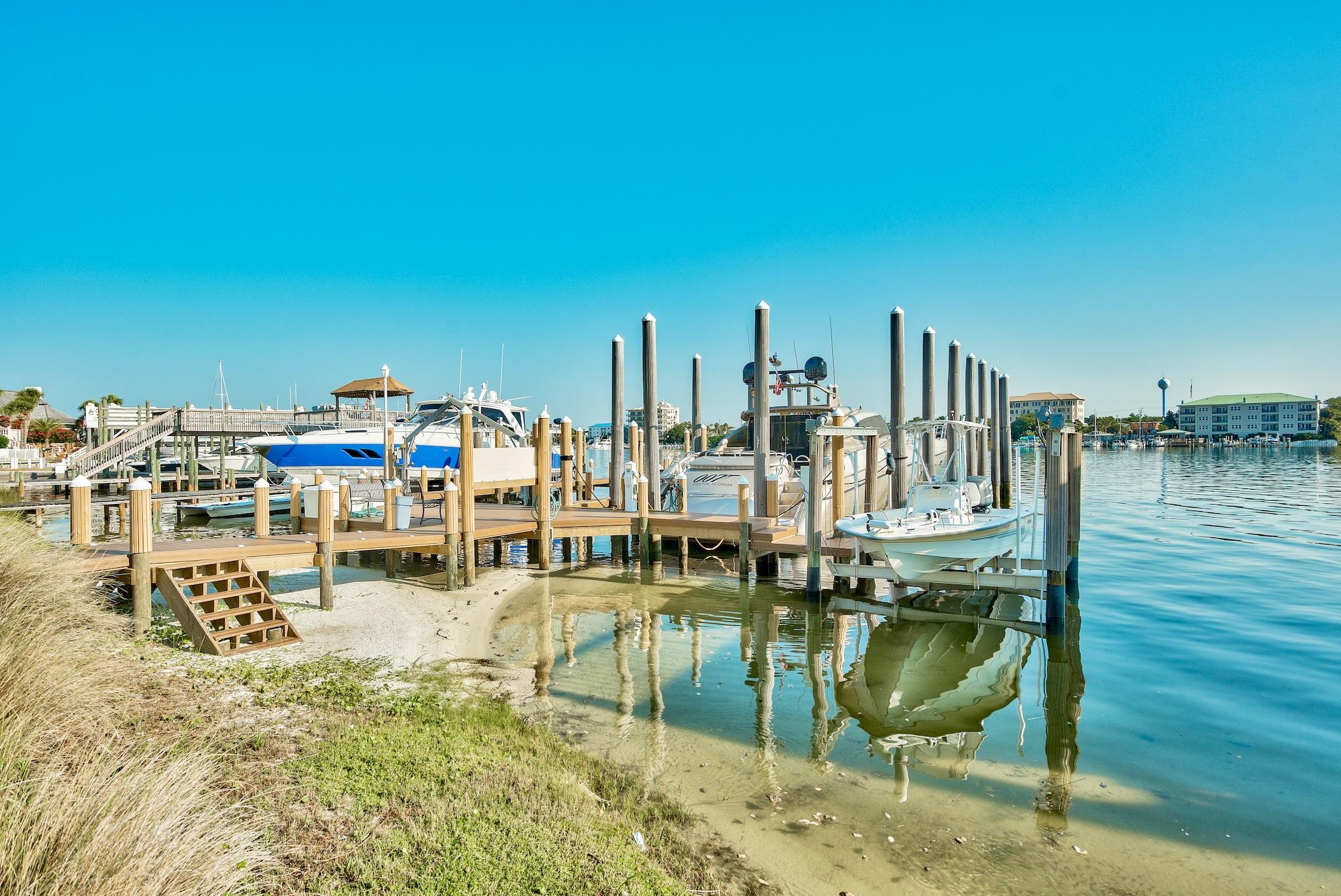 HOLIDAY ISLE - Residential