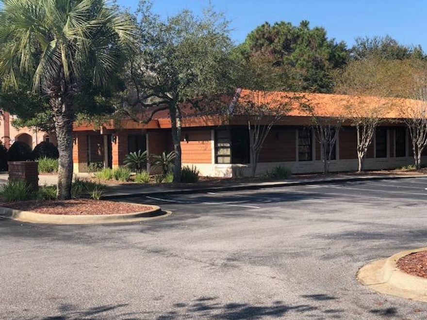 Class A Office Building, 5500 SF single story free standing building, conference room, men and women restrooms, break room, shower, located near Eglin AFB
