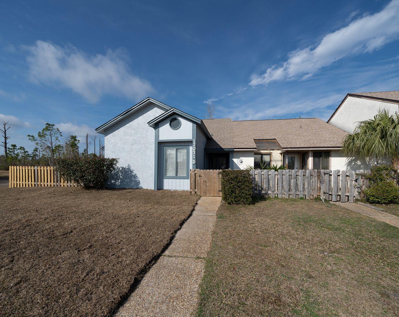 Recently updated 3 bed, 2 bath end unit in the desirable community of Sandy Creek Ranch & Country Club. This home greets you with a welcoming entryway and opens up to the large living area with vaulted ceilings. The eat-in kitchen is equipped with new stainless appliances, lots of counter space, a pantry and a breakfast bar. There are also washer and dyer hookups off the kitchen. The spacious master bedroom features a private ensuite with the shower/tub combo and toilet separate from the double vanity, offering plenty of privacy. There are two additional bedrooms. The two guest bedrooms share a full guest bath with a shower/tub combo. This home has many recent updates including new carpet, fresh paint inside & outside, new appliances, and a new roof.