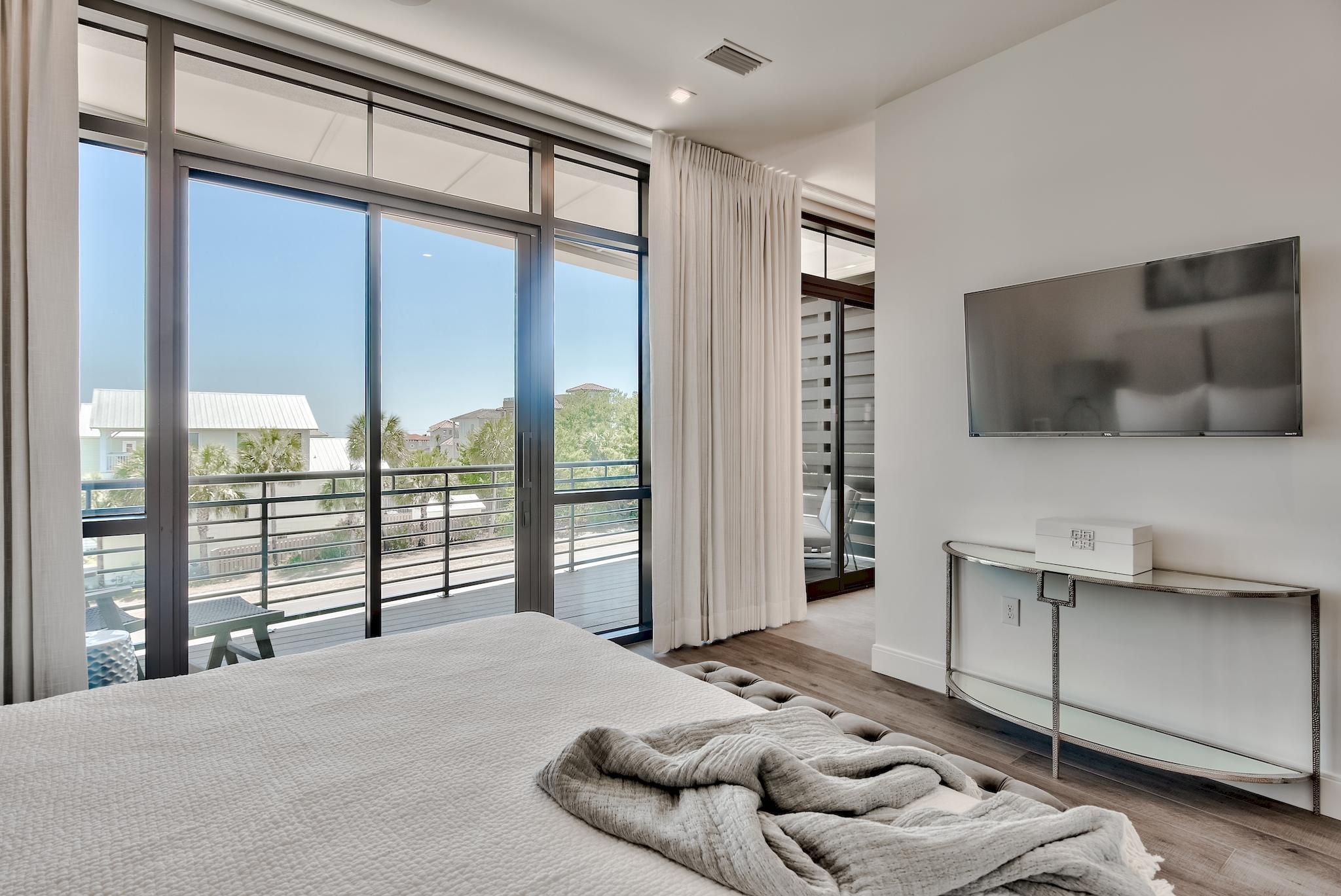 CREST DEVELOPMENT - Residential