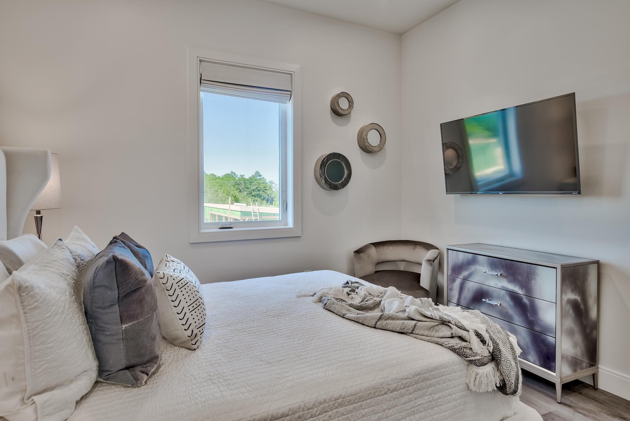 CREST DEVELOPMENT - Residential