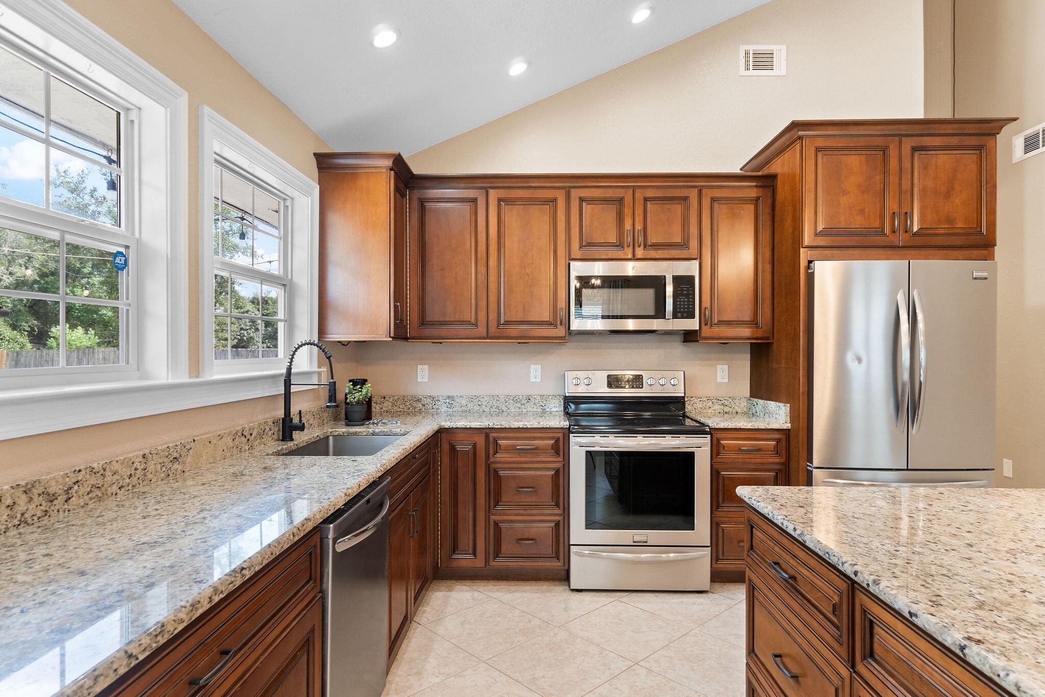 HOLLEY BY THE SEA - Residential