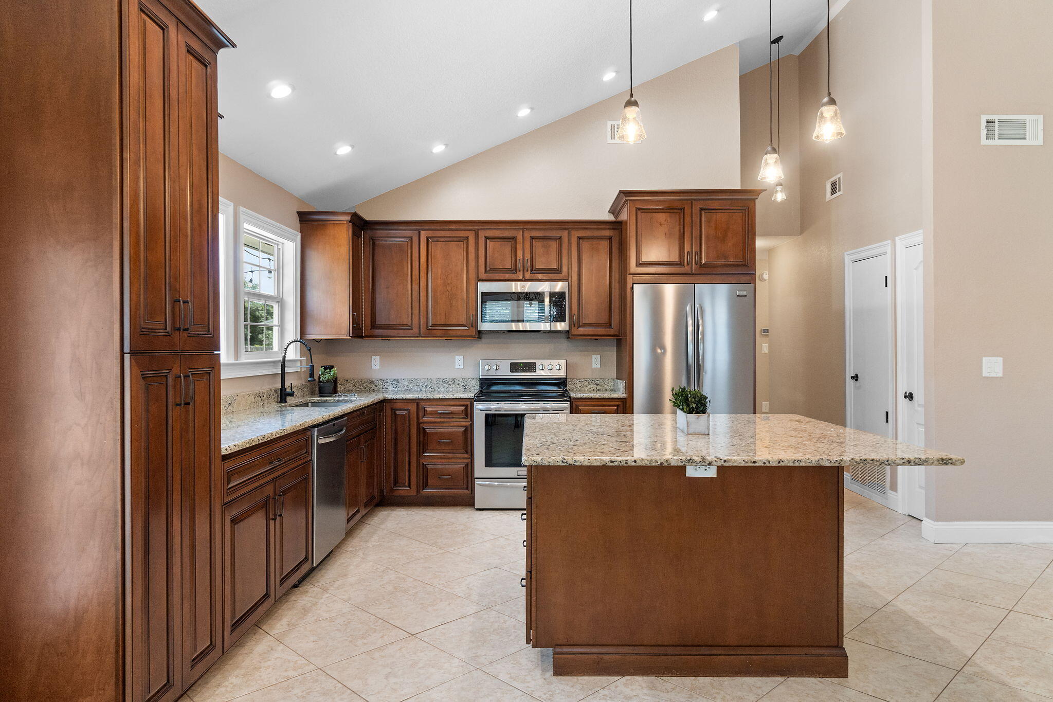 HOLLEY BY THE SEA - Residential