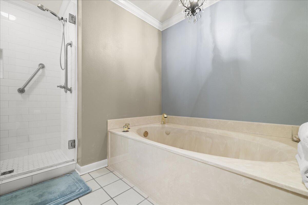 EAST PASS TOWERS CONDO PH 2 - Residential