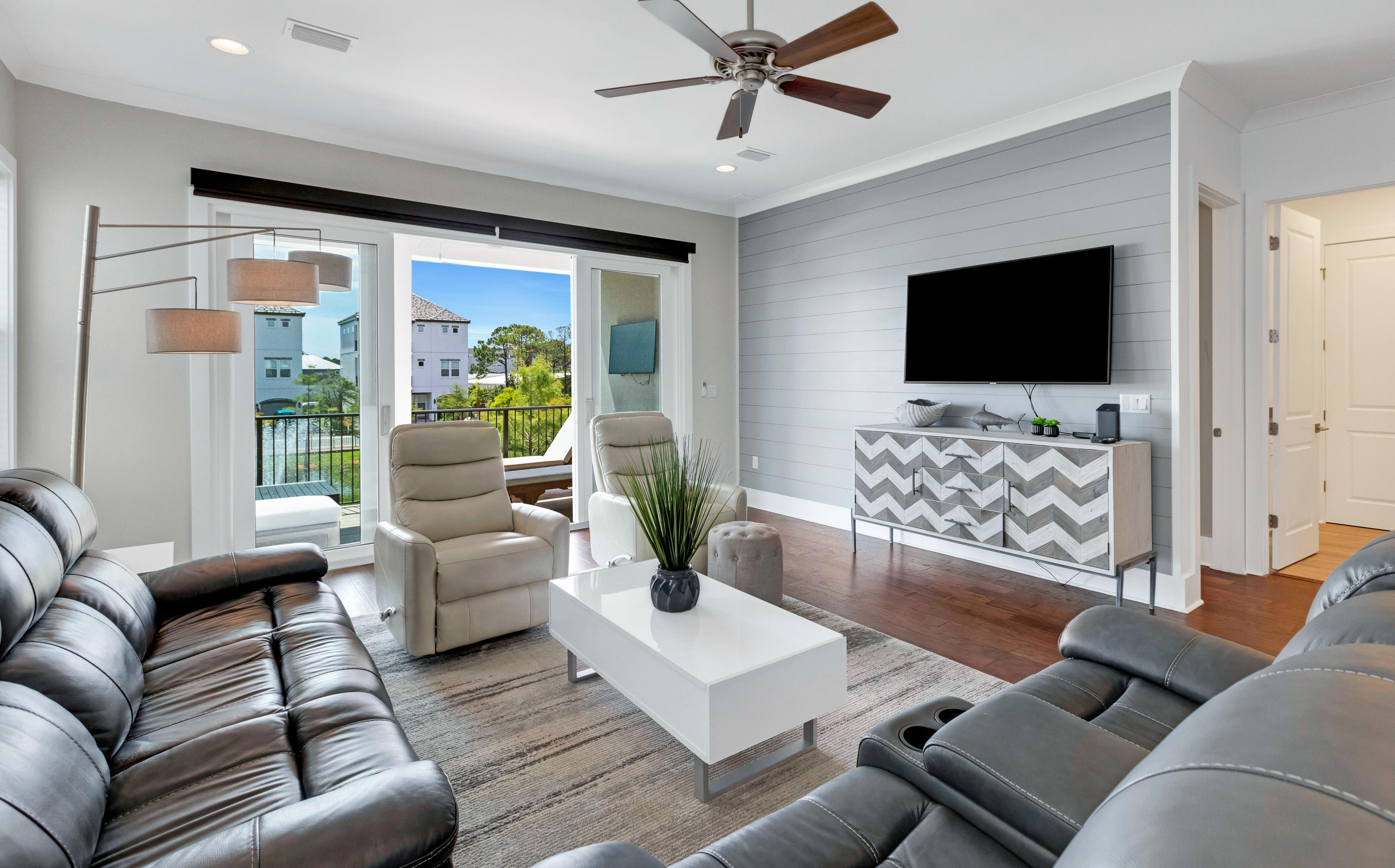 The Retreat at Miramar - Residential