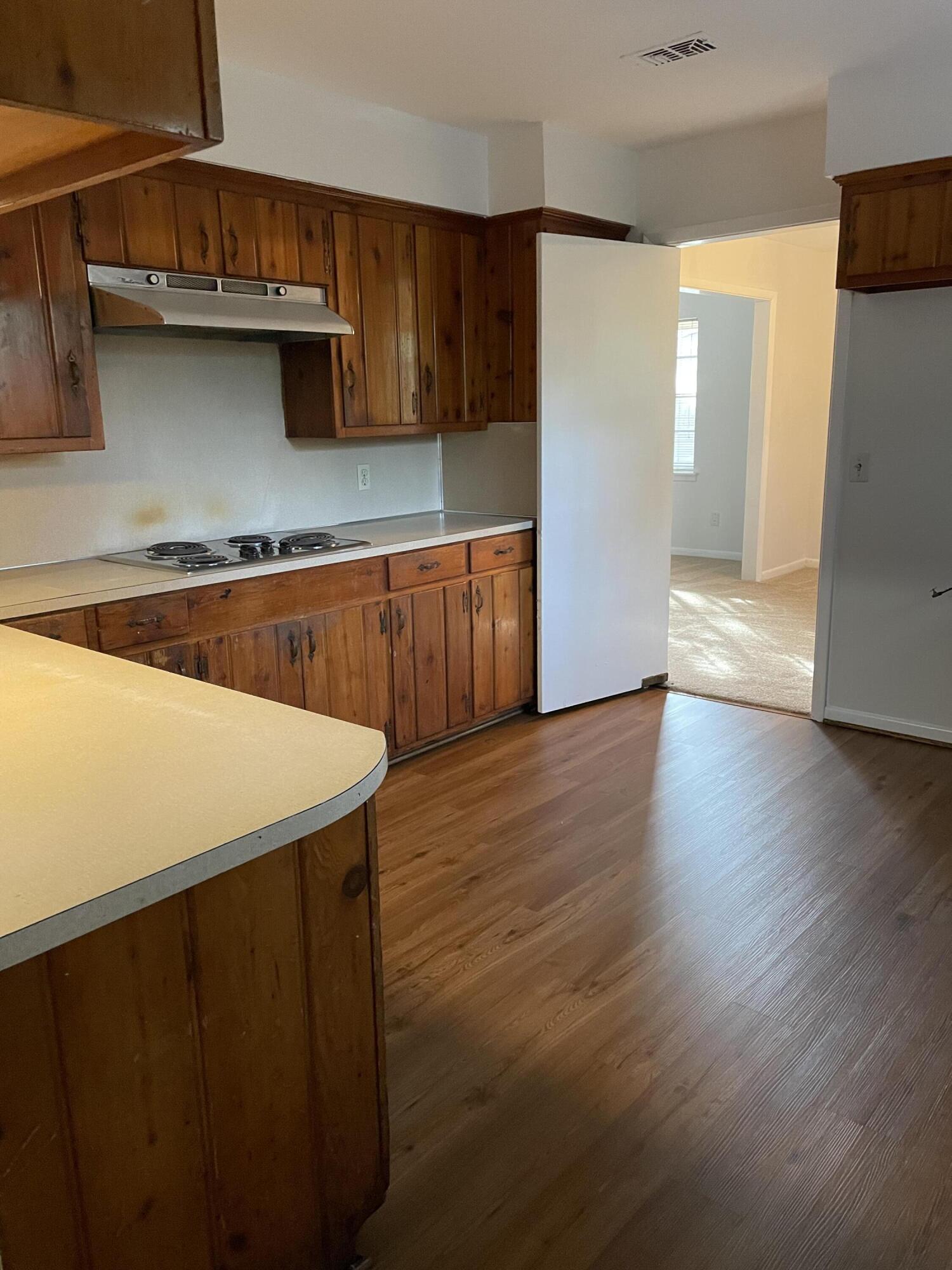 COLONY ESTATES - Residential Lease