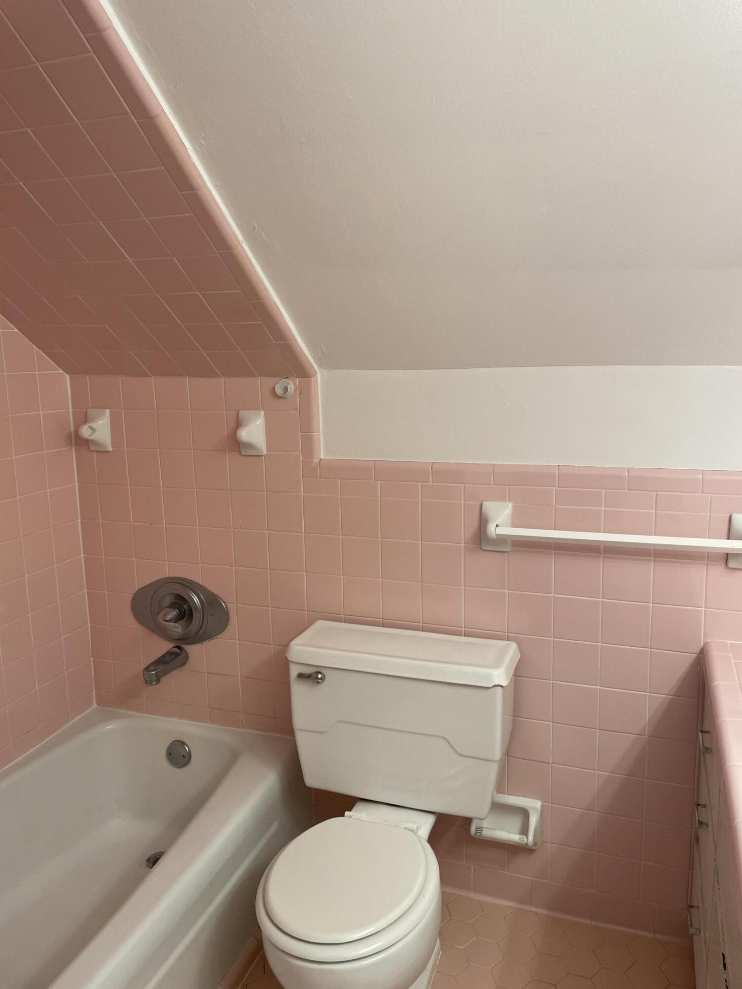 COLONY ESTATES - Residential Lease