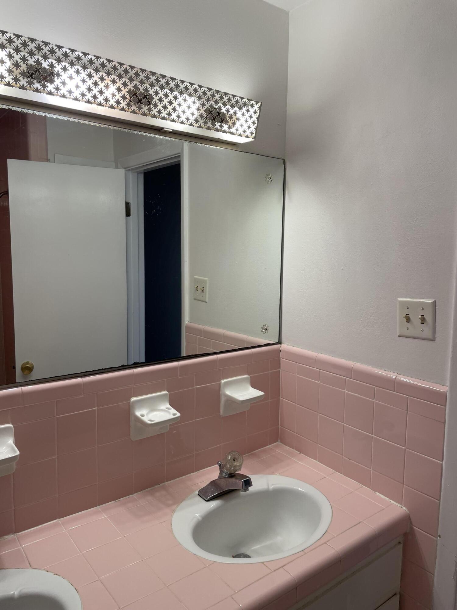 COLONY ESTATES - Residential Lease