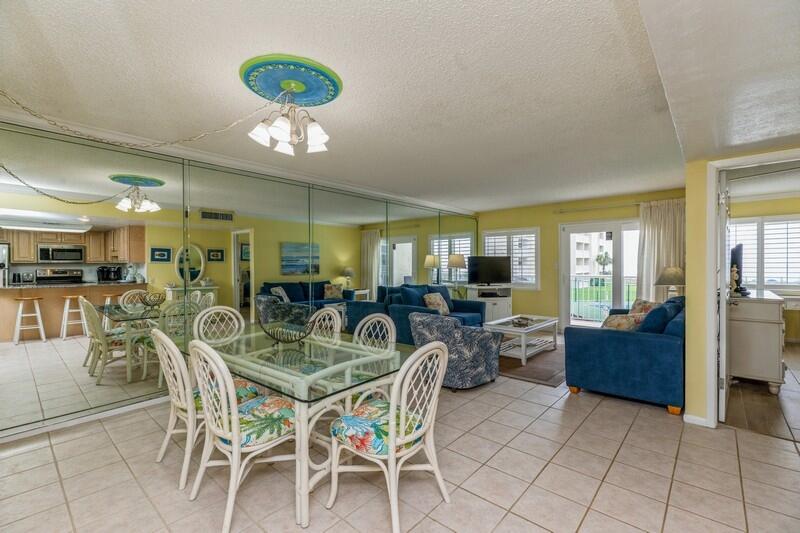 HOLIDAY SURF & RACQUET CLUB - Residential