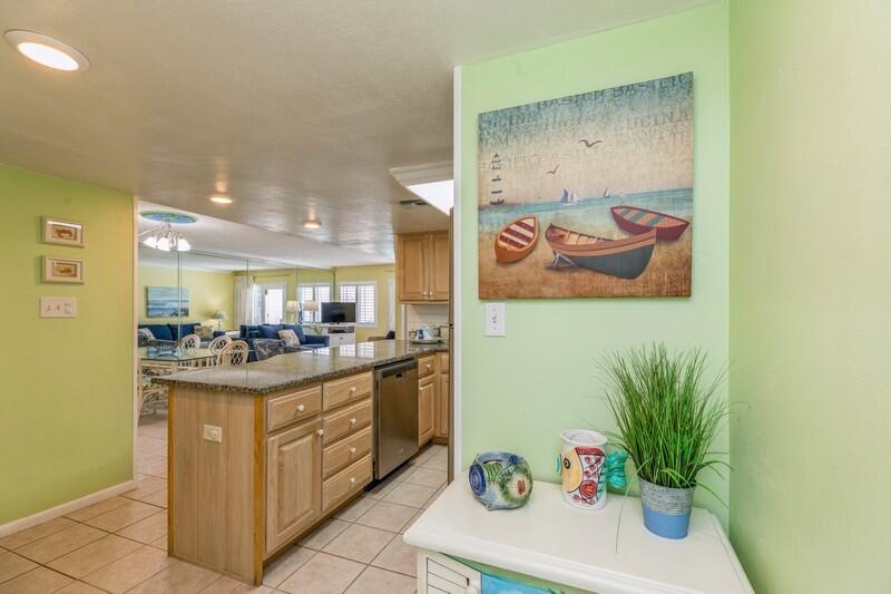 HOLIDAY SURF & RACQUET CLUB - Residential