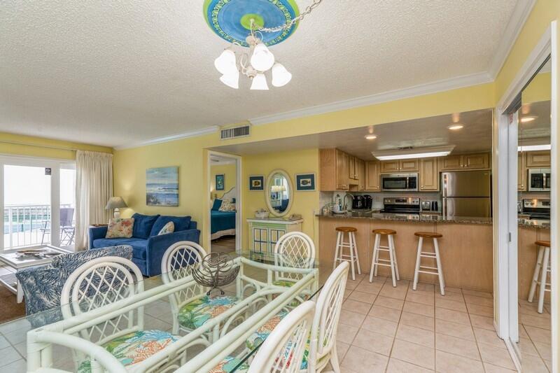 HOLIDAY SURF & RACQUET CLUB - Residential