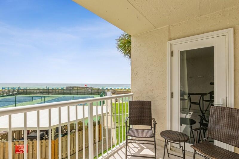 HOLIDAY SURF & RACQUET CLUB - Residential