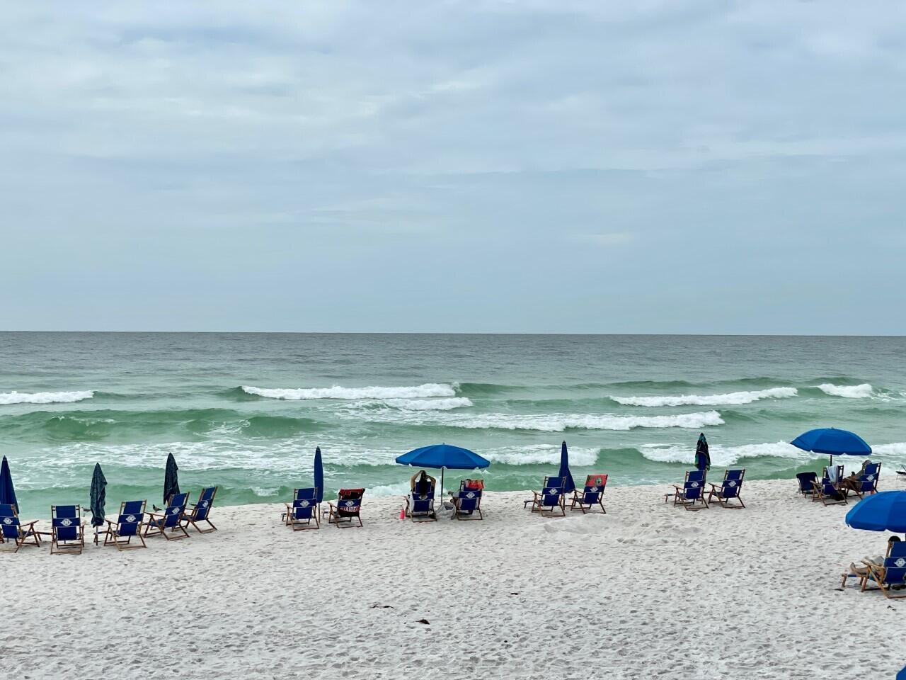 HOLIDAY SURF & RACQUET CLUB - Residential