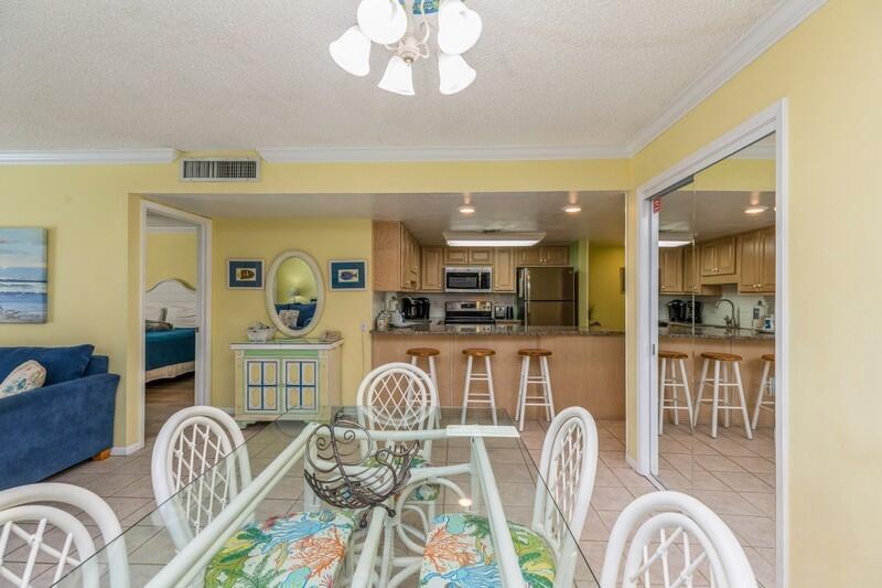 HOLIDAY SURF & RACQUET CLUB - Residential