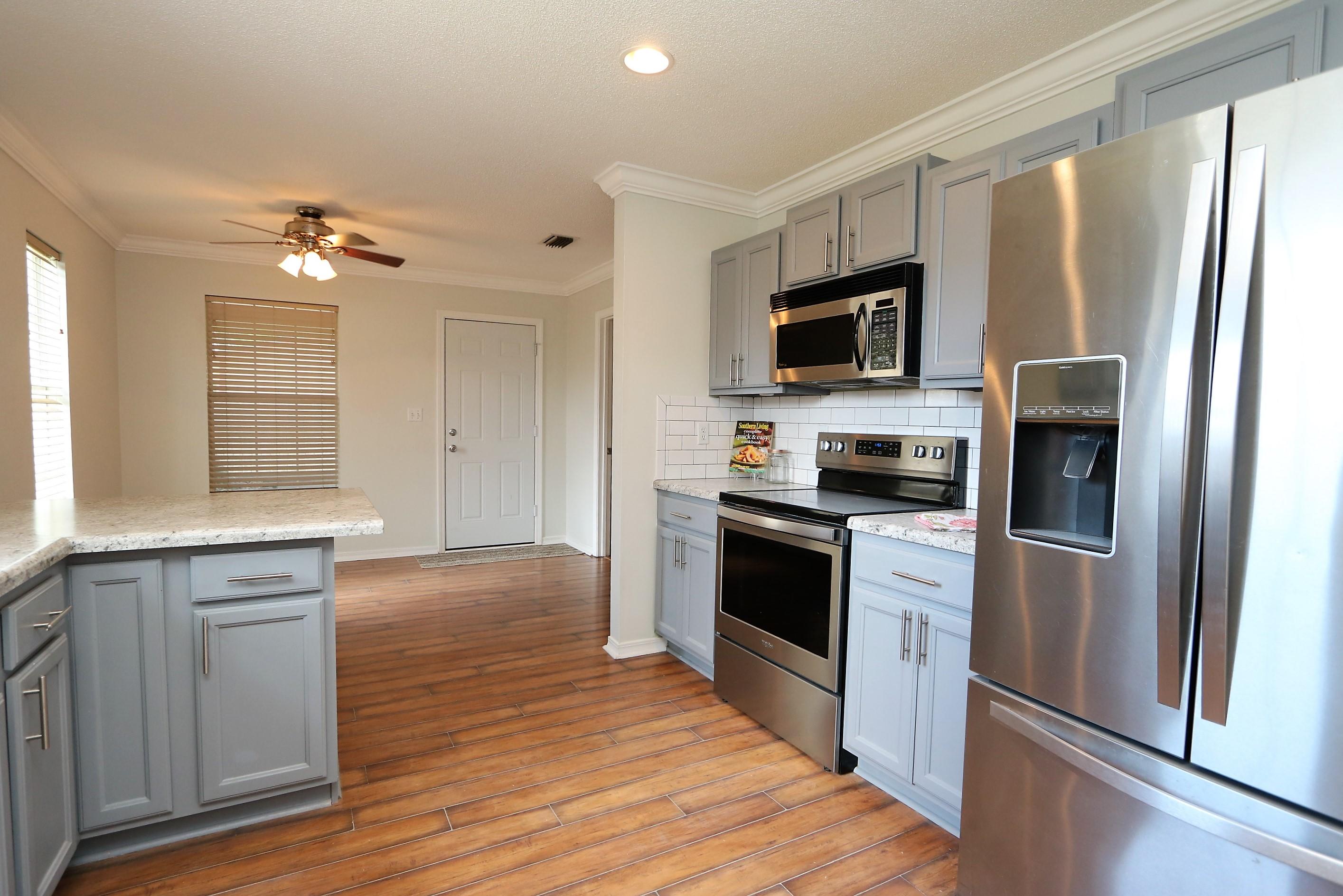 LAUREL OAKS - Residential