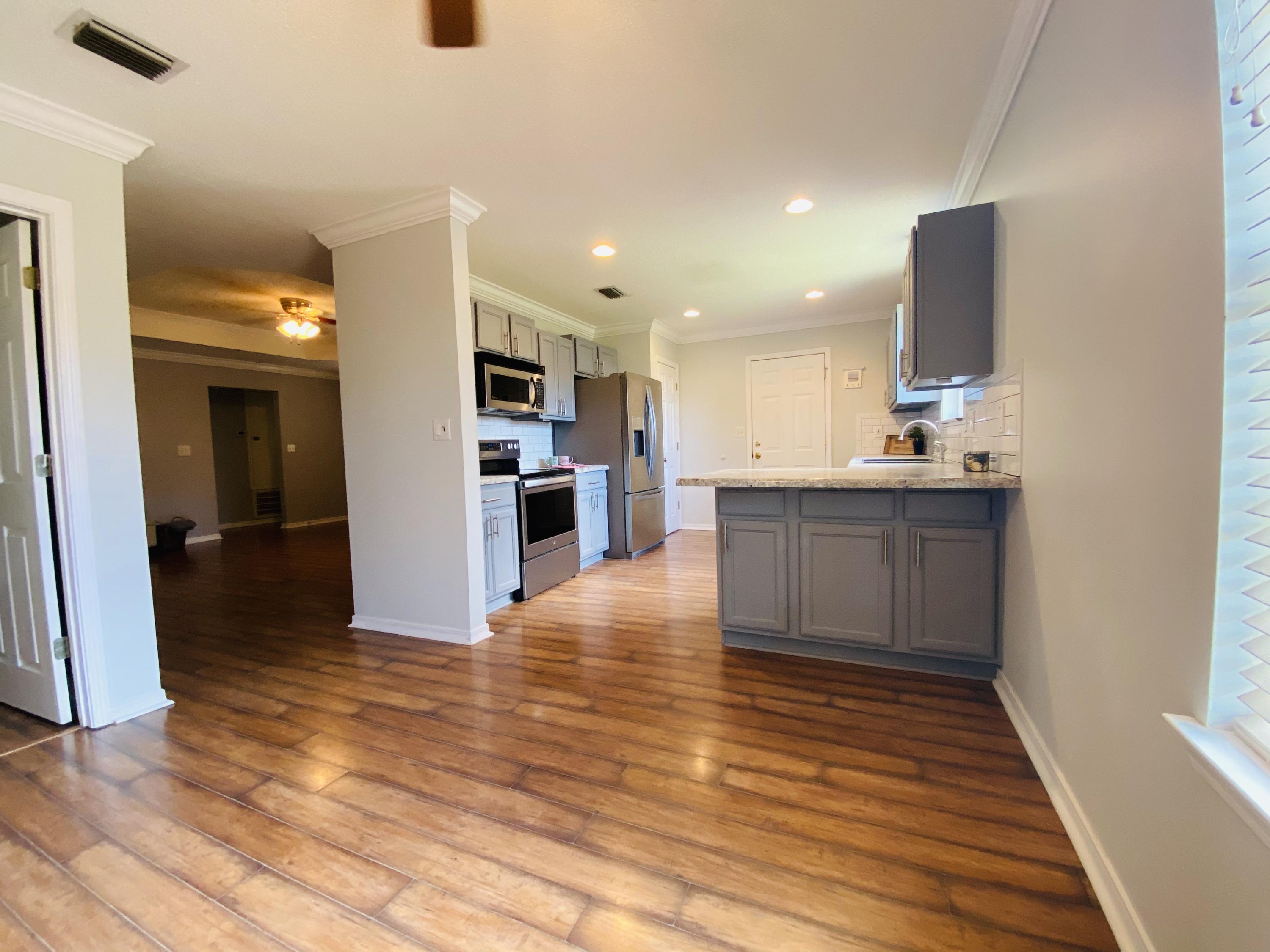 LAUREL OAKS - Residential