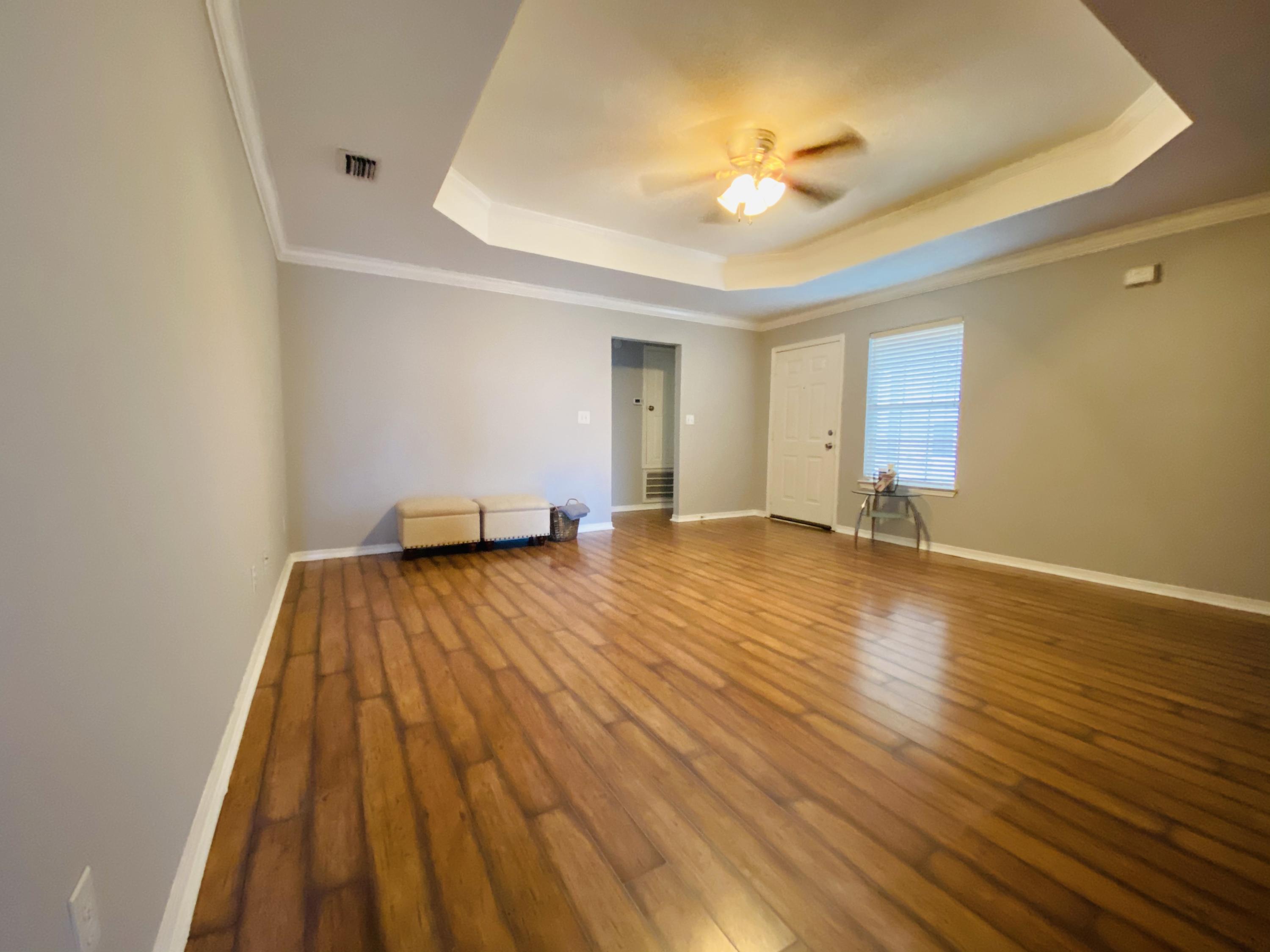 LAUREL OAKS - Residential