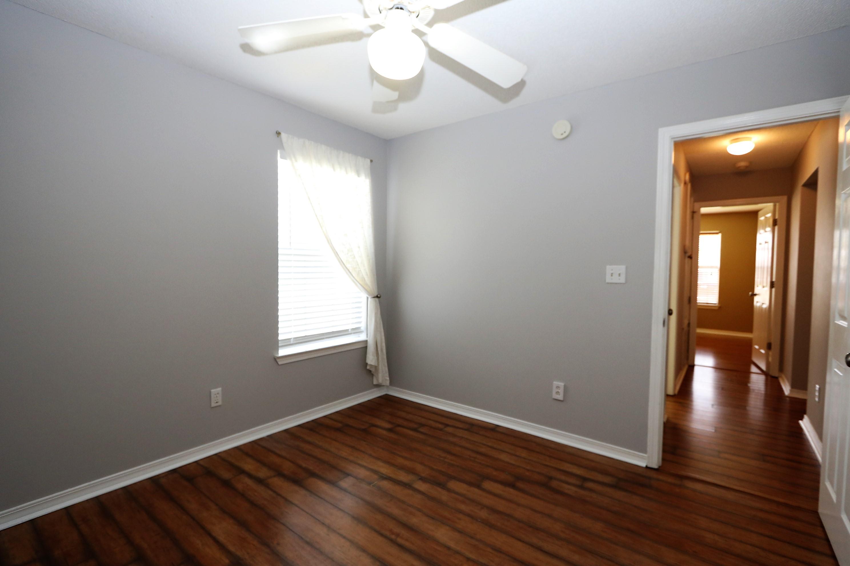 LAUREL OAKS - Residential