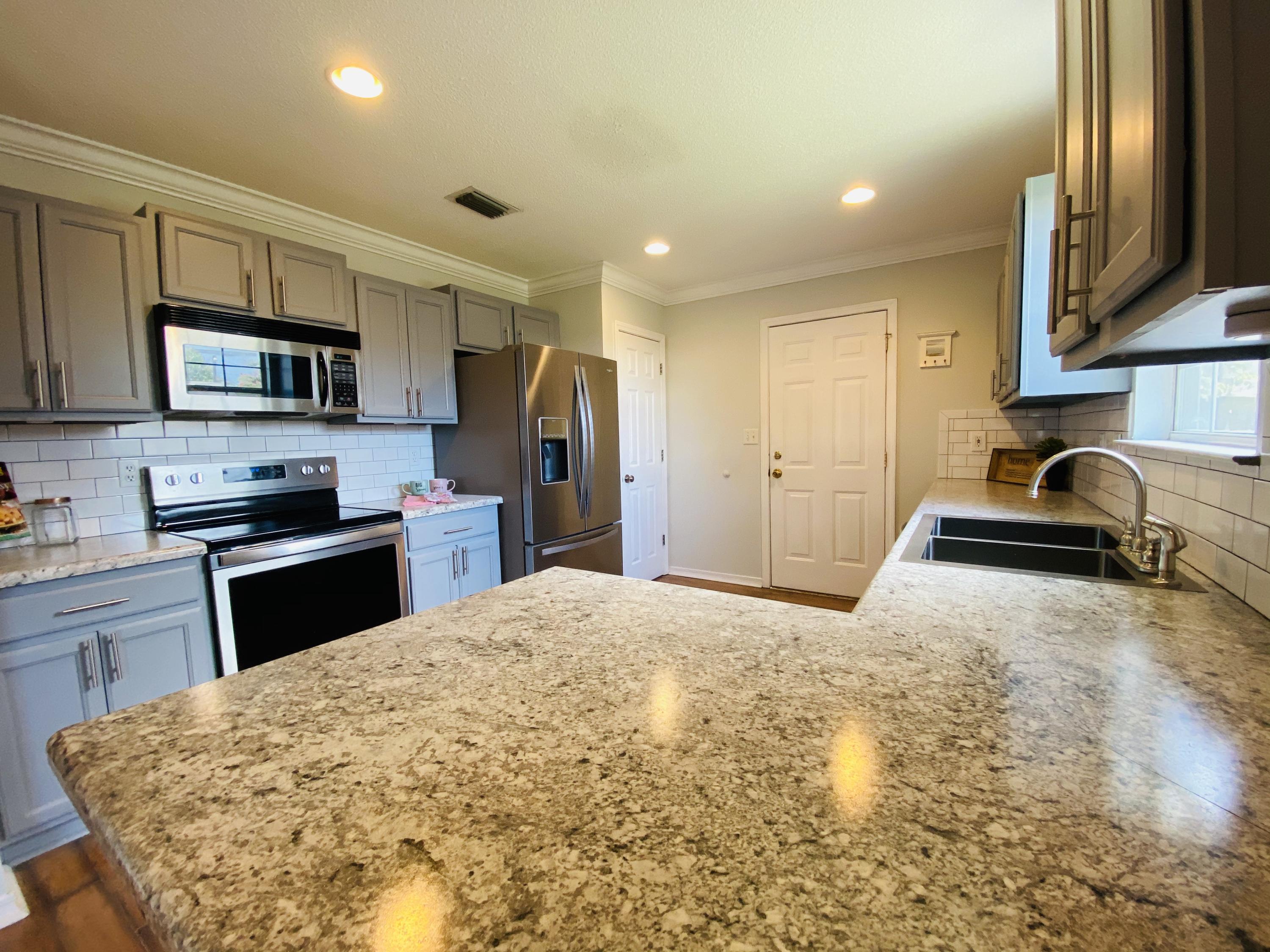 LAUREL OAKS - Residential