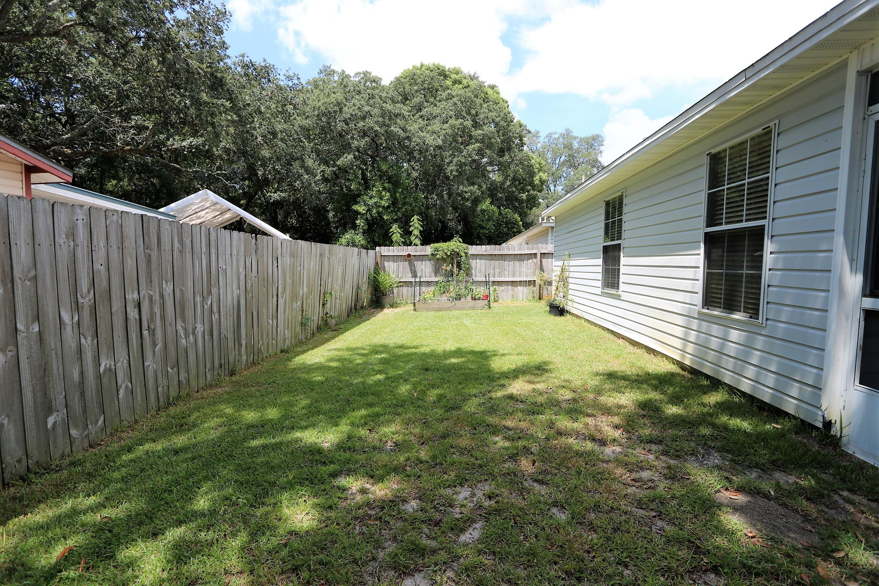 LAUREL OAKS - Residential