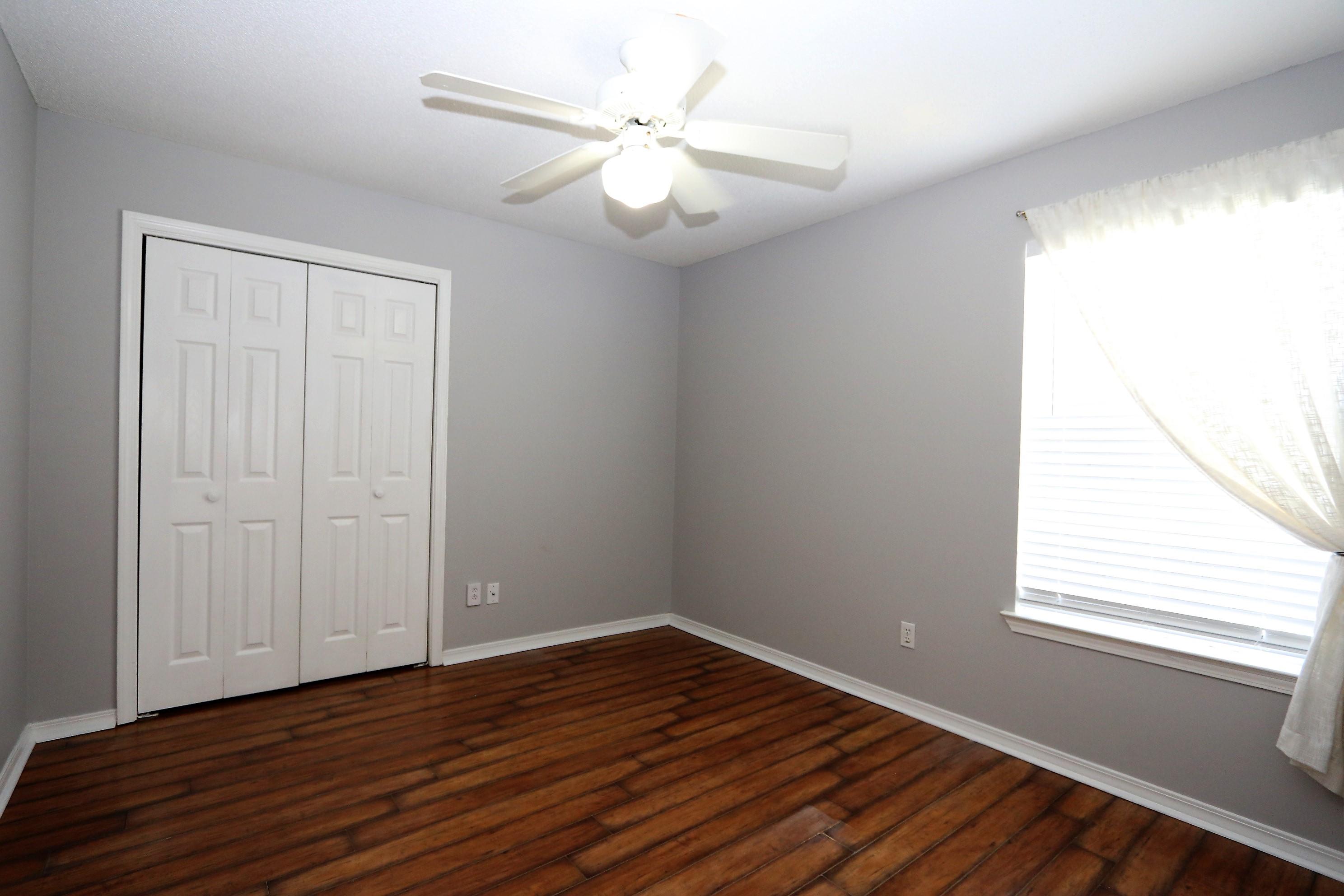 LAUREL OAKS - Residential