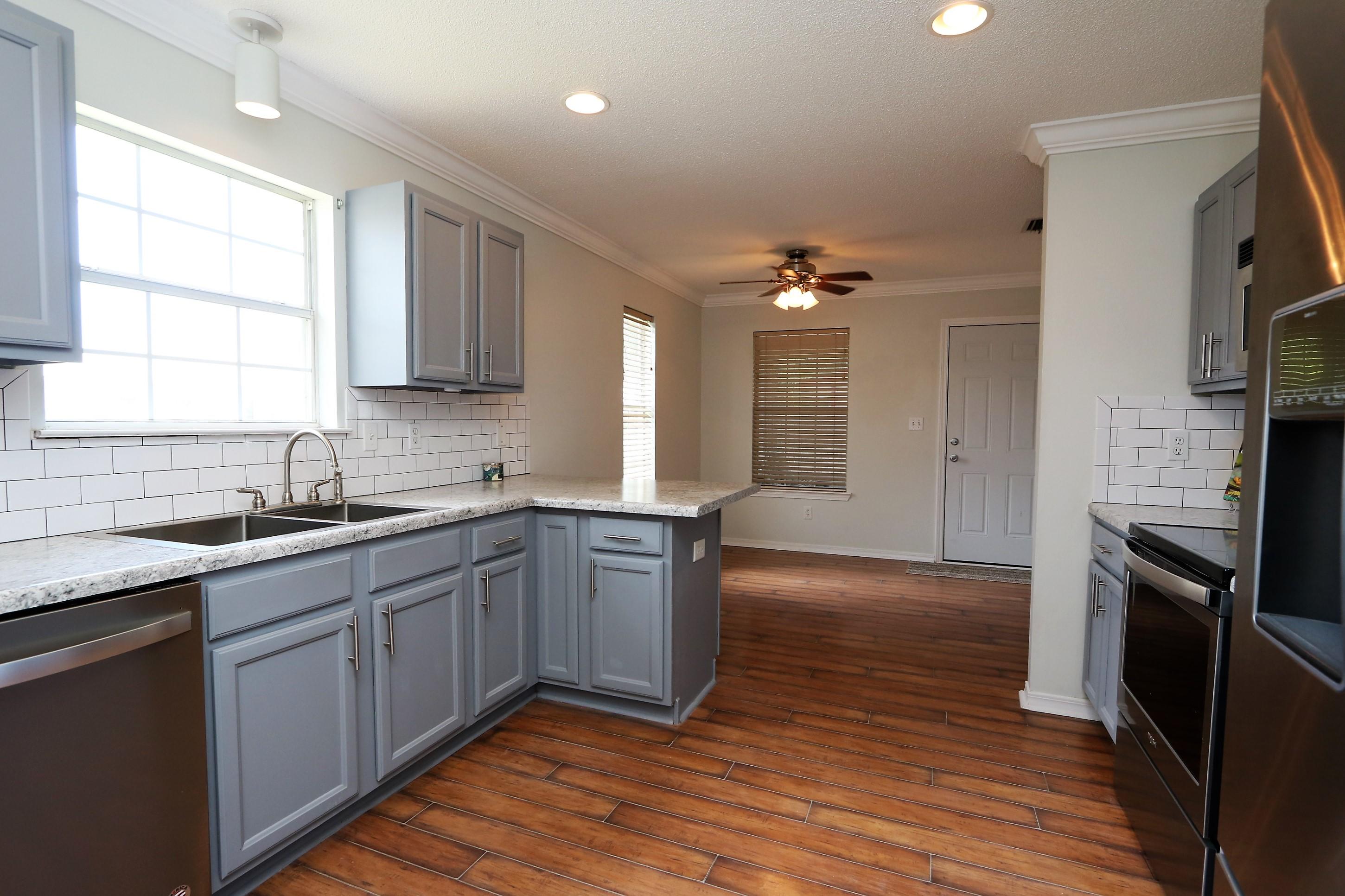 LAUREL OAKS - Residential