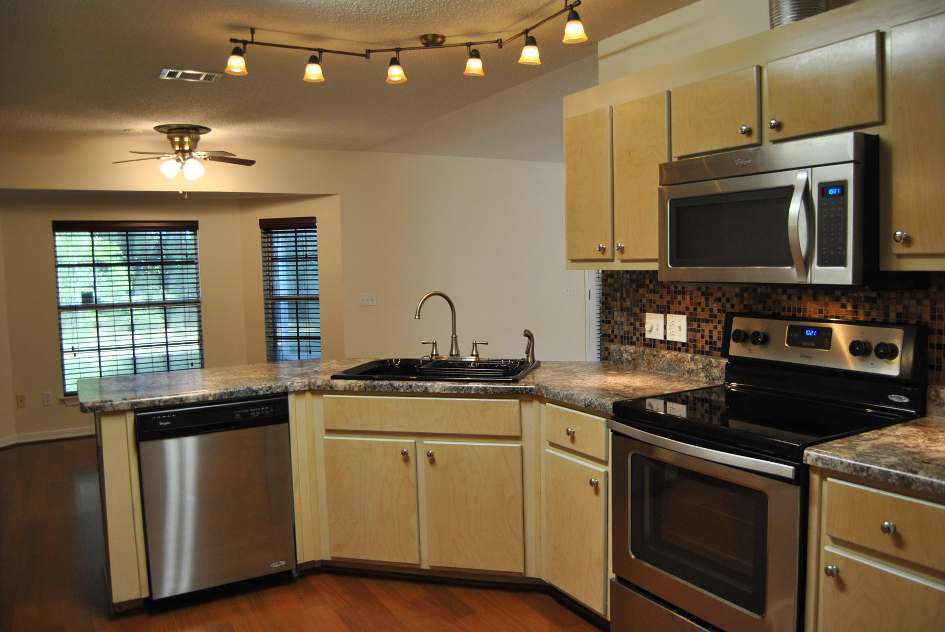 HOLLEY BY THE SEA - Residential