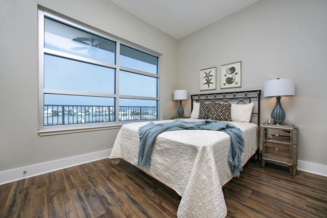 HARBOR LIGHTS - Residential