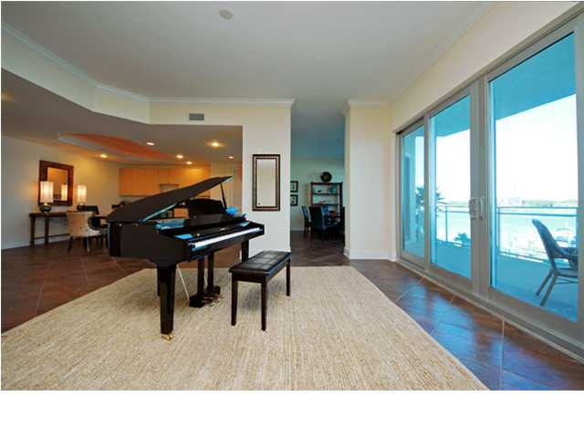 HARBOR LIGHTS - Residential