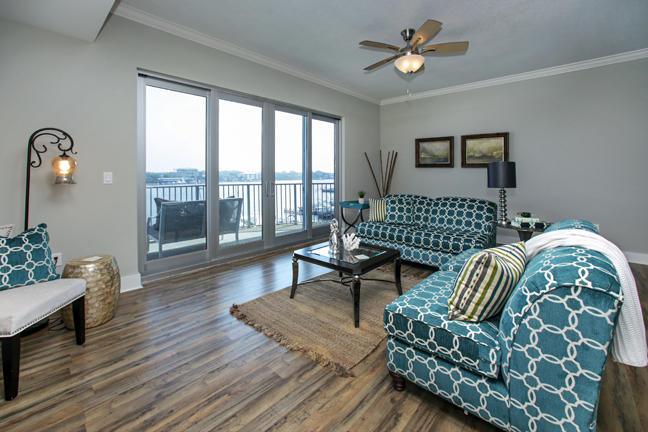 HARBOR LIGHTS - Residential