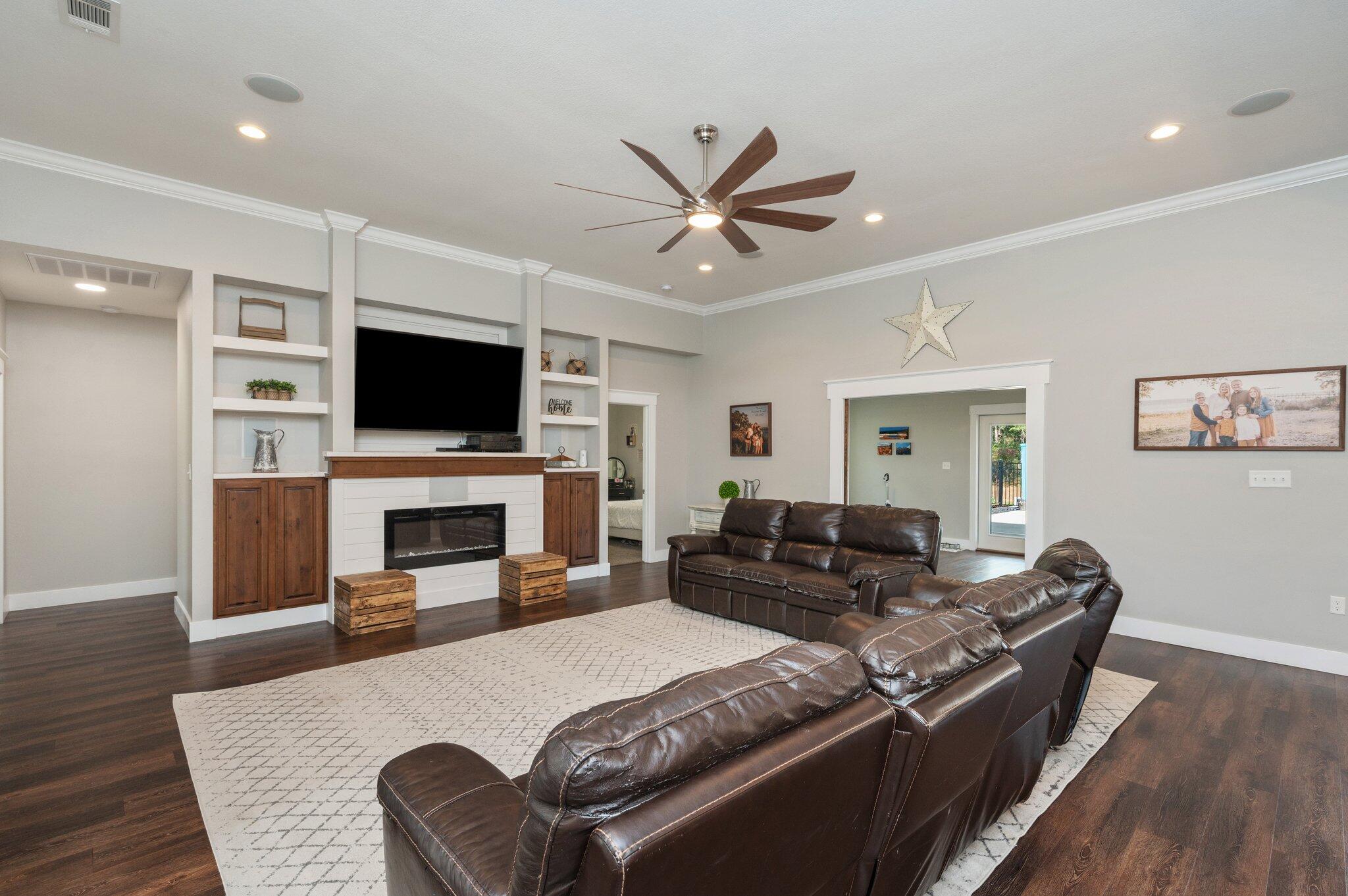 NO RECORDED SUBDIVISION - Residential