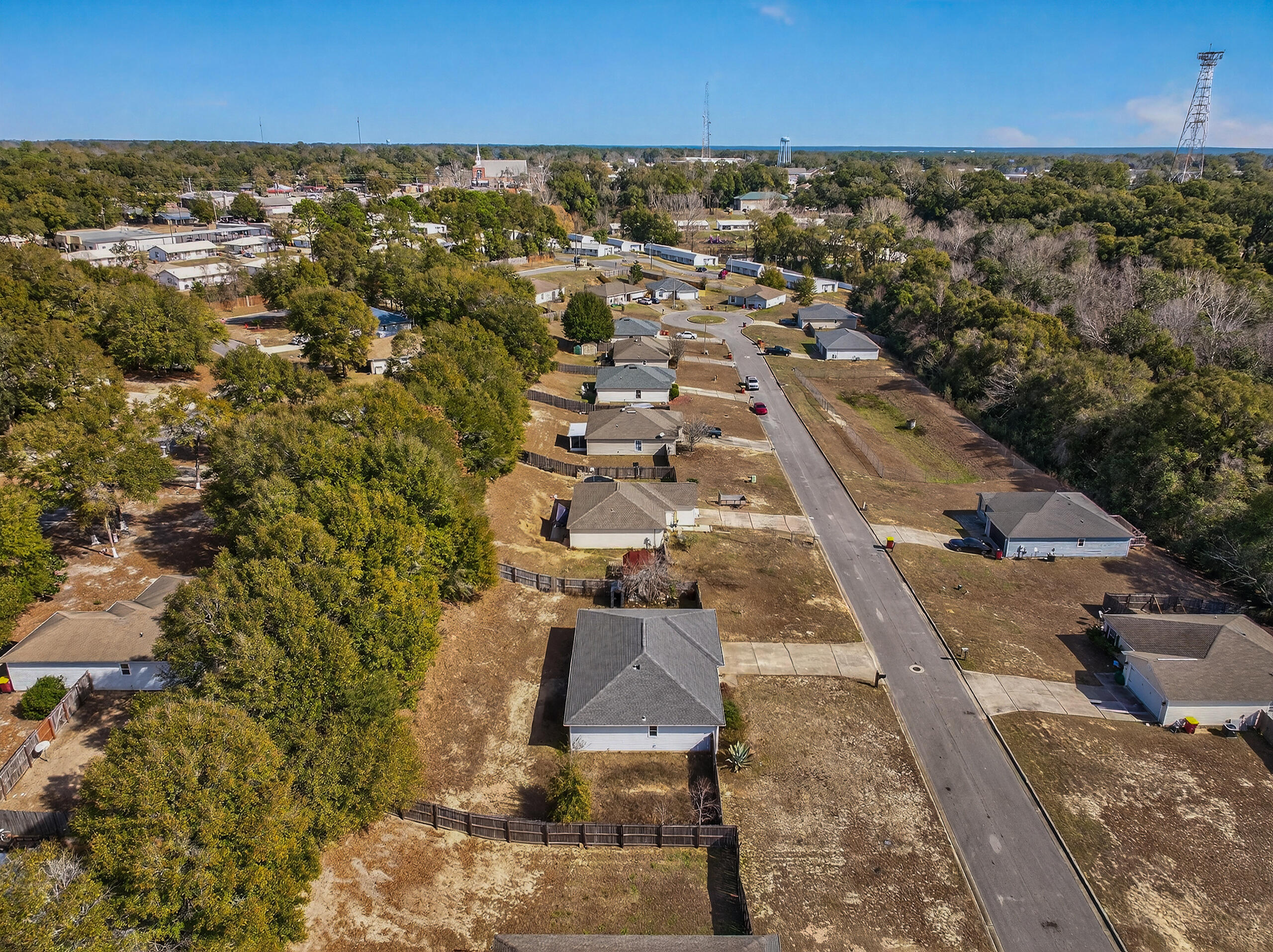 RIDGE CREST PH II LOT 17 BLK C - Residential