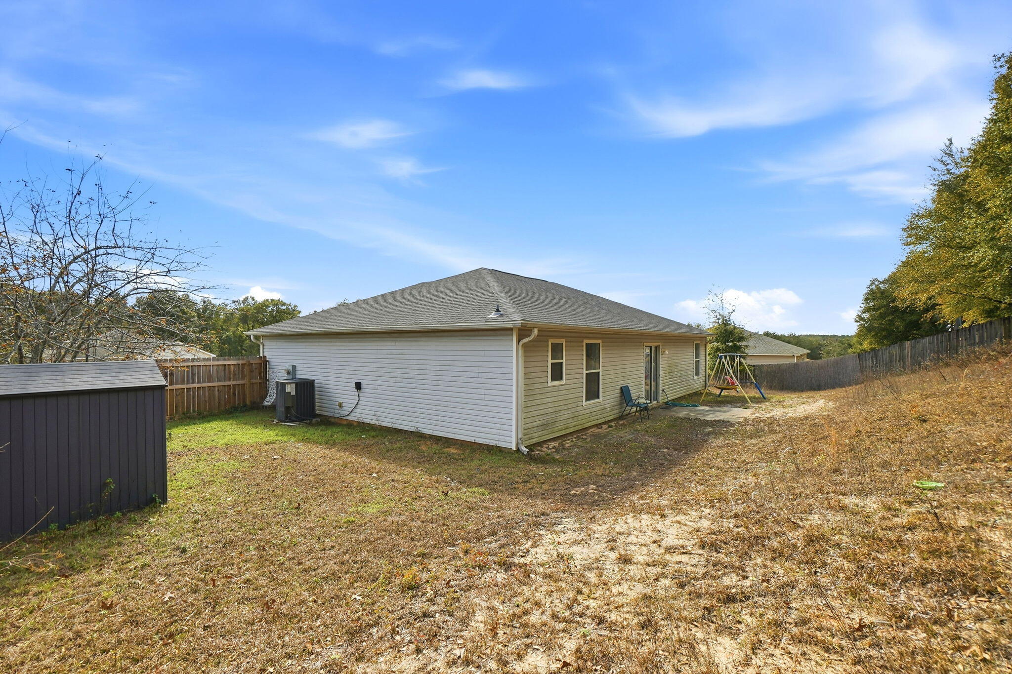 RIDGE CREST PH II LOT 17 BLK C - Residential