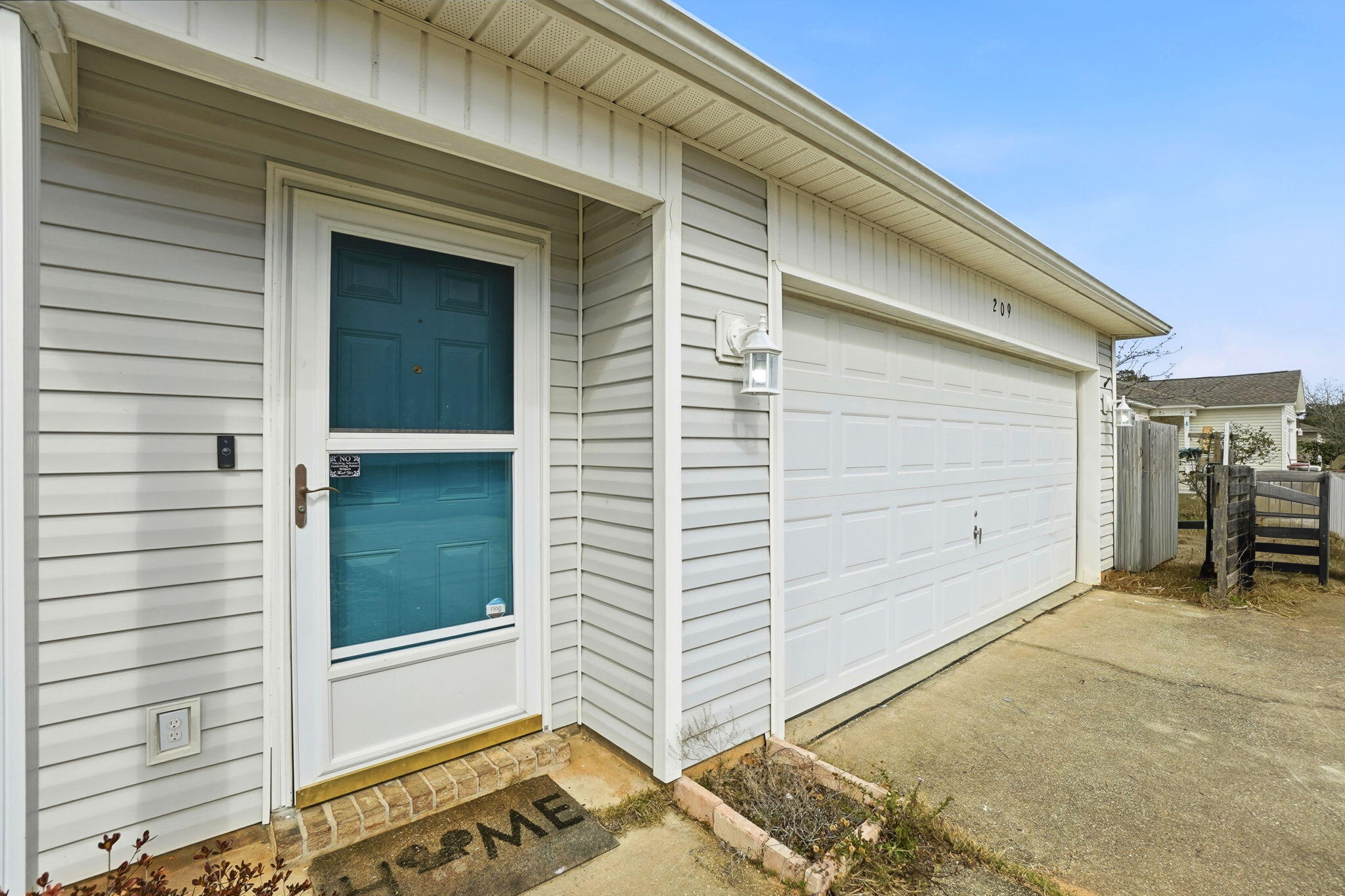 RIDGE CREST PH II LOT 17 BLK C - Residential