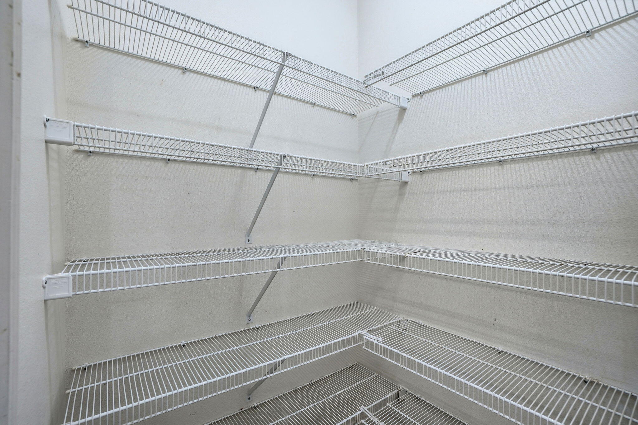 RIDGE CREST PH II LOT 17 BLK C - Residential