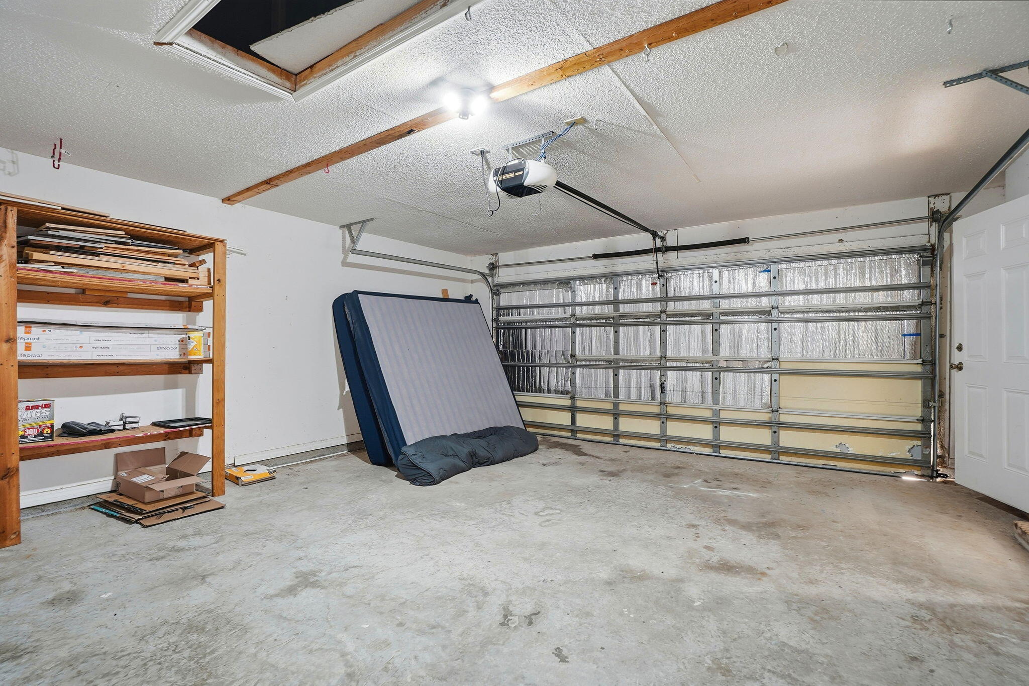 RIDGE CREST PH II LOT 17 BLK C - Residential