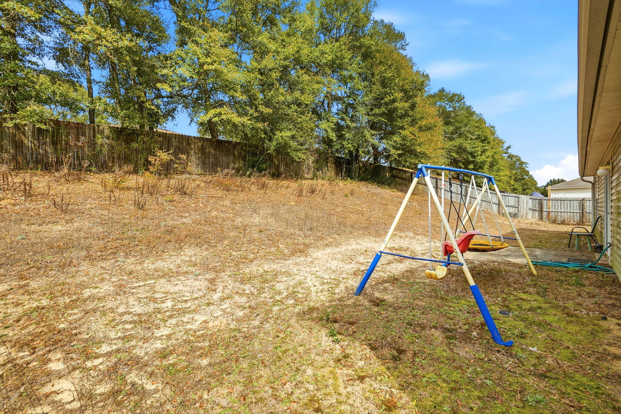 RIDGE CREST PH II LOT 17 BLK C - Residential