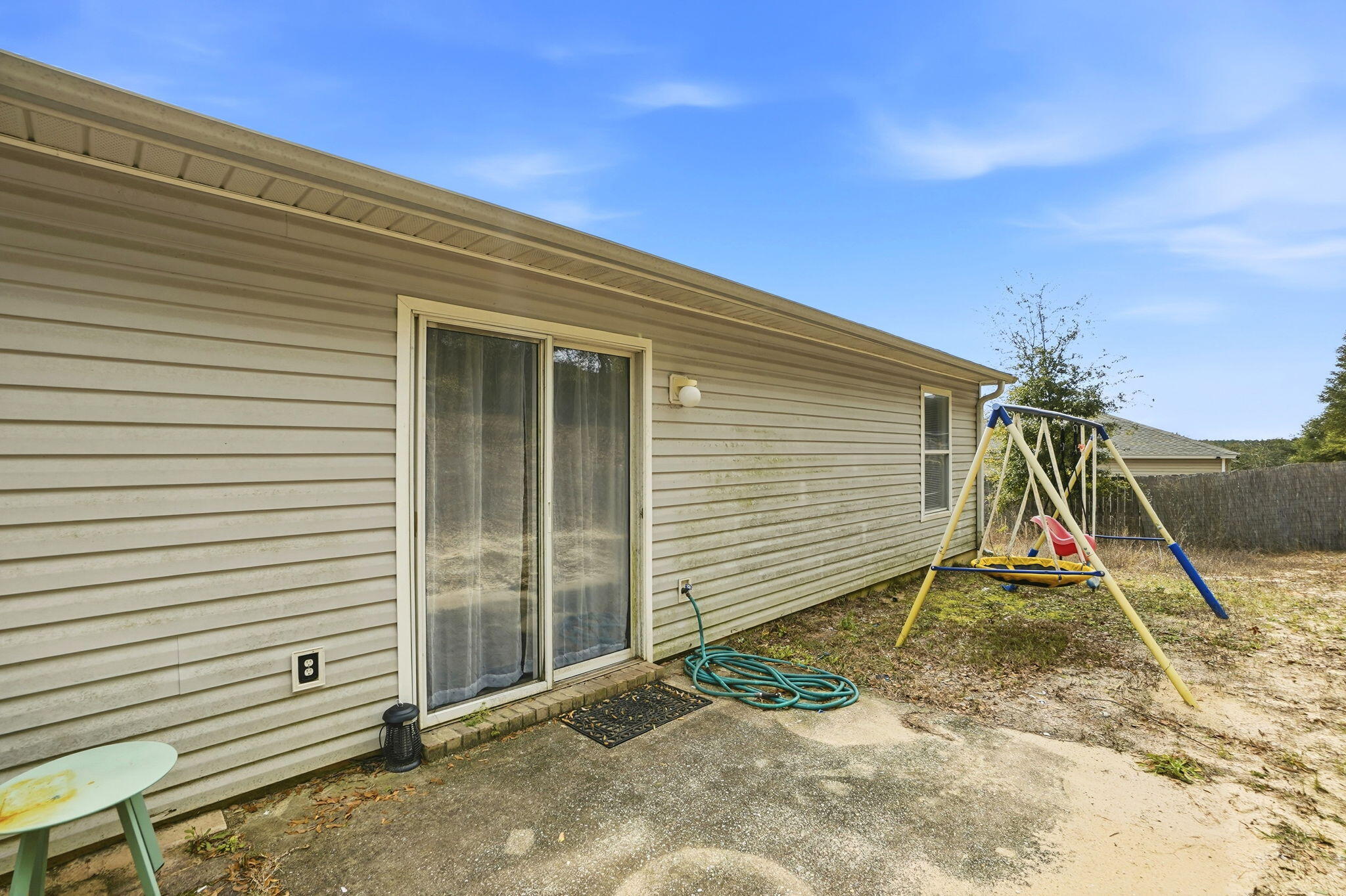 RIDGE CREST PH II LOT 17 BLK C - Residential