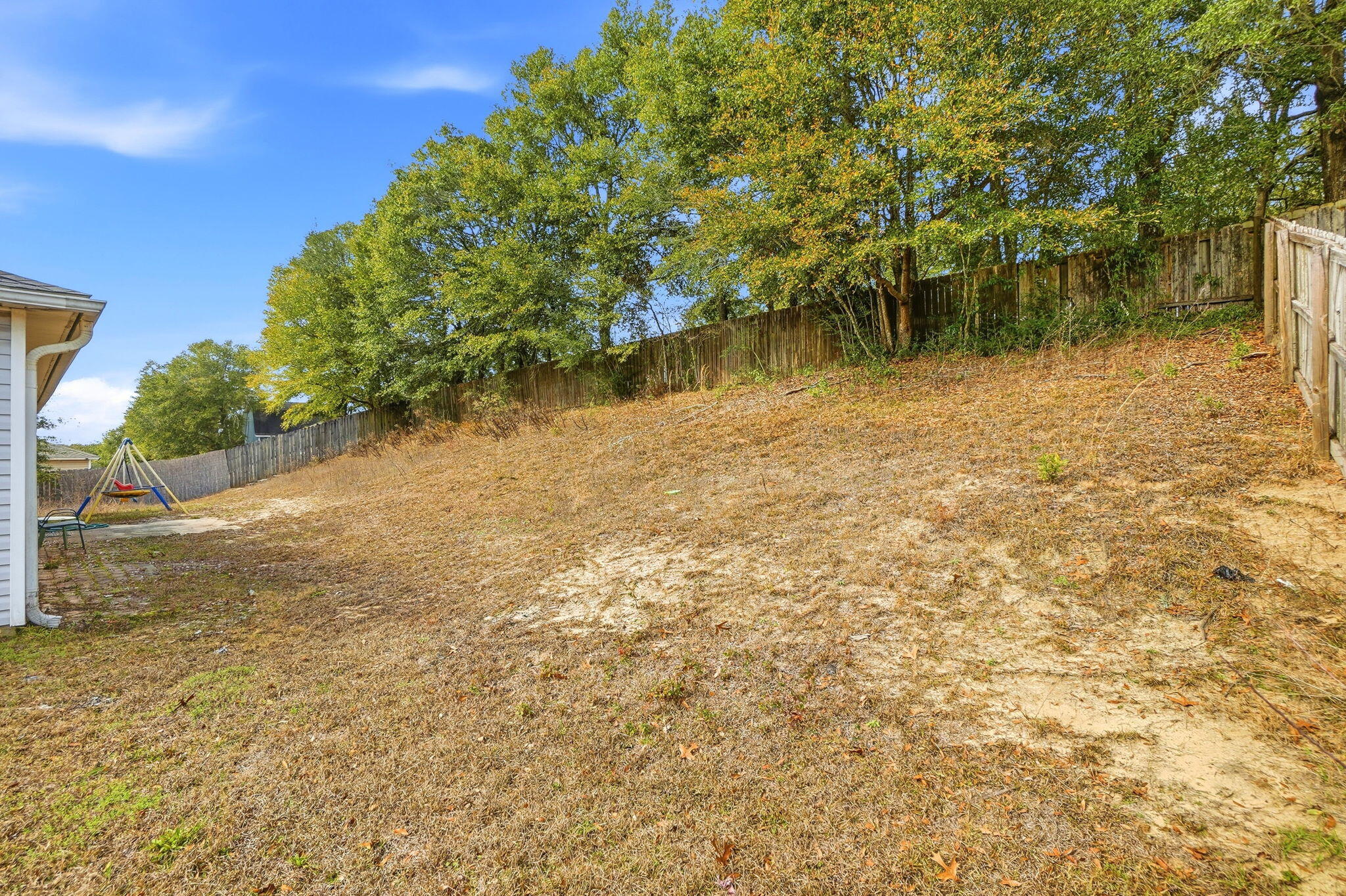 RIDGE CREST PH II LOT 17 BLK C - Residential