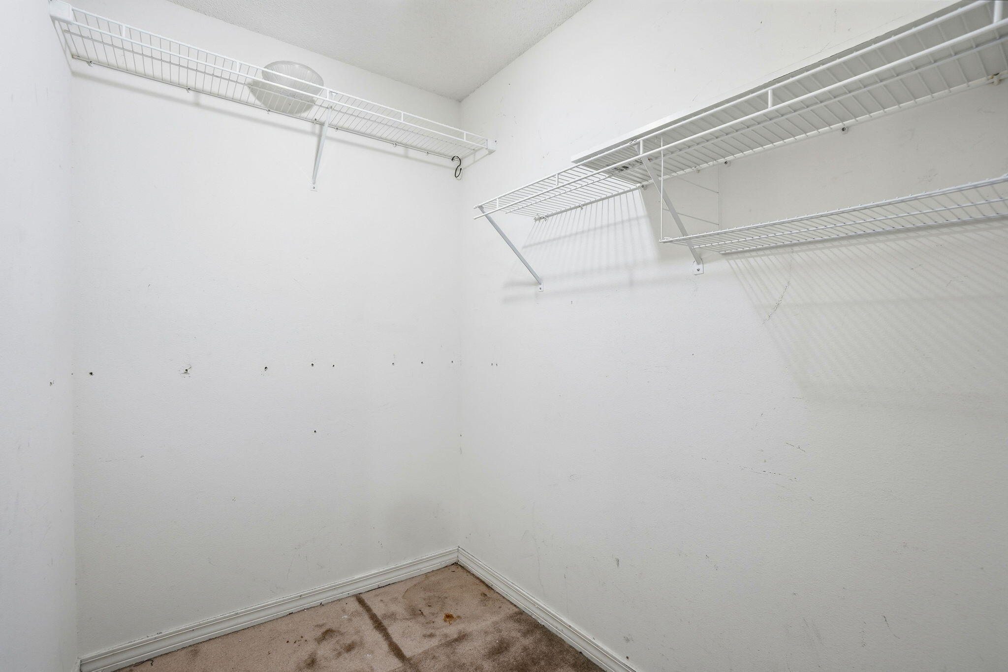 RIDGE CREST PH II LOT 17 BLK C - Residential