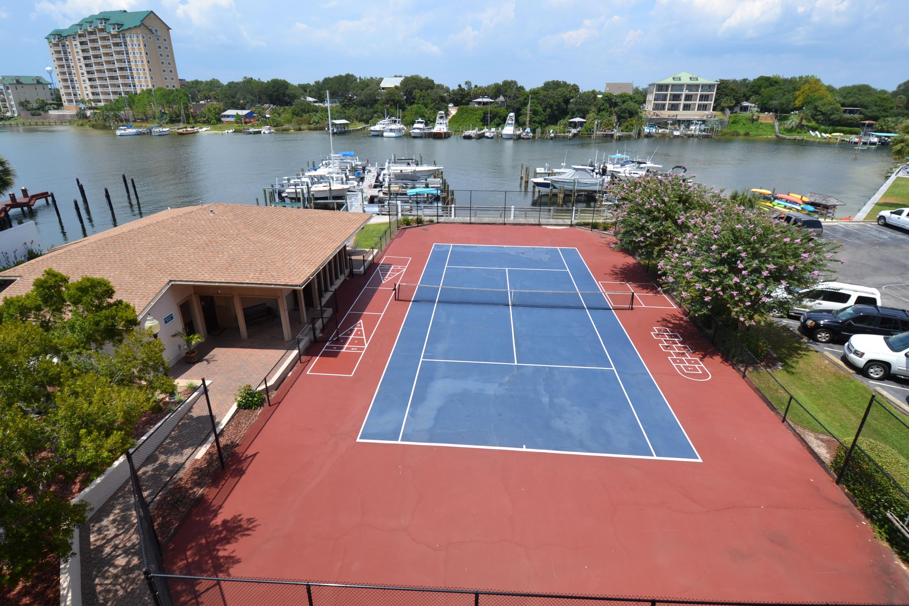 DOLPHIN POINT CONDO - Residential Lease